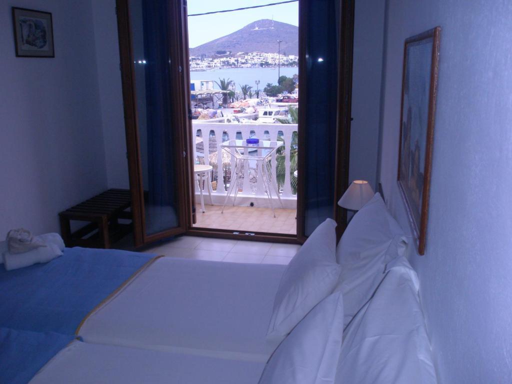 Captain'S House Hotel Skála Room photo